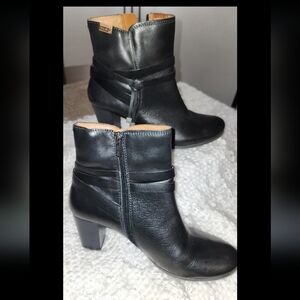 Women's Black Boots
